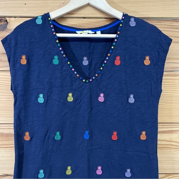 Boden Dress Pineapple Polly Embroidered Navy Blue 8P V-Neck Cap Sleeve B139 - Picture 2 of 12